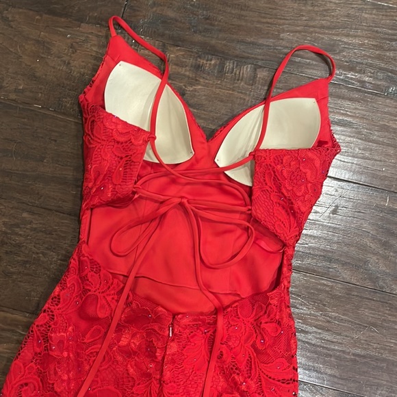 Homecoming La Femme Dress 00 - Picture 7 of 11